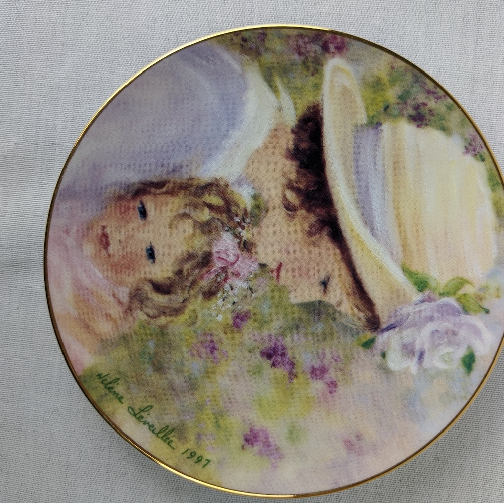 Avon 1980's-90's mother's day plates. Collectable - Picture 2 of 8